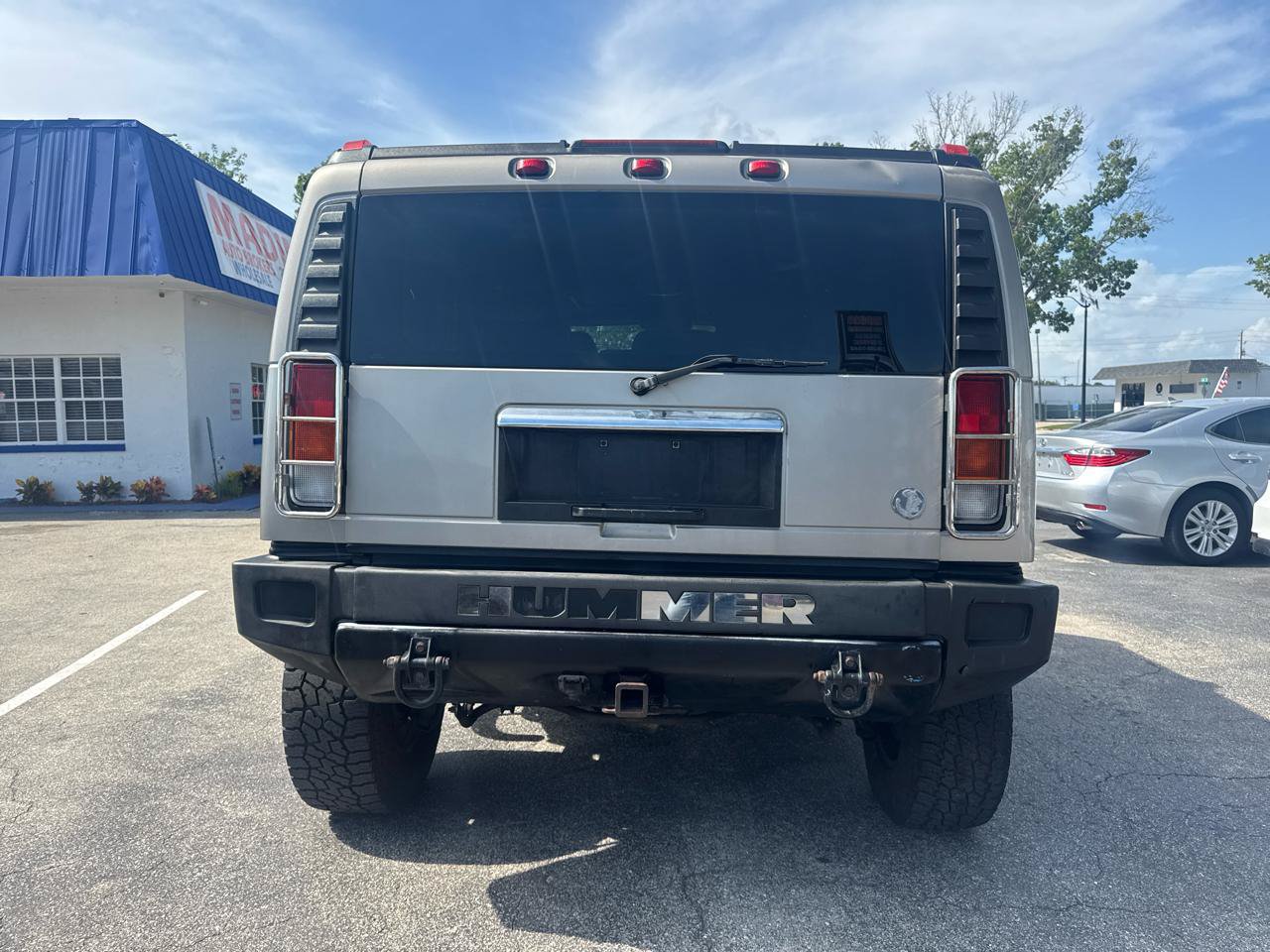 Used 2004 HUMMER H2 w/ Preferred Equipment Group AWD/4WD image 8