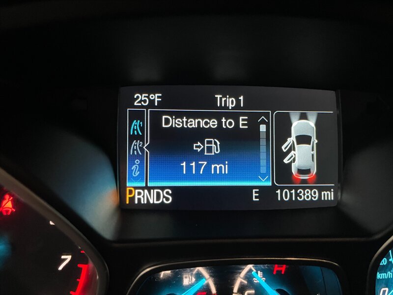 Used 2015 Ford Escape Titanium w/ Equipment Group 301A AWD/4WD image 13