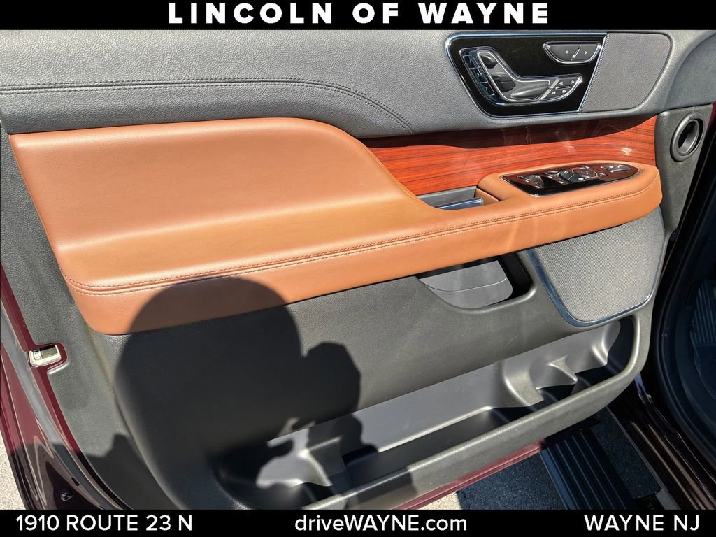Used 2023 Lincoln Navigator Reserve AWD/4WD image 13