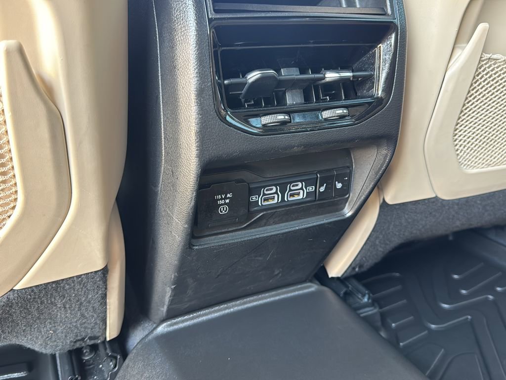 Used 2023 Jeep Grand Cherokee Limited AWD/4WD image 12