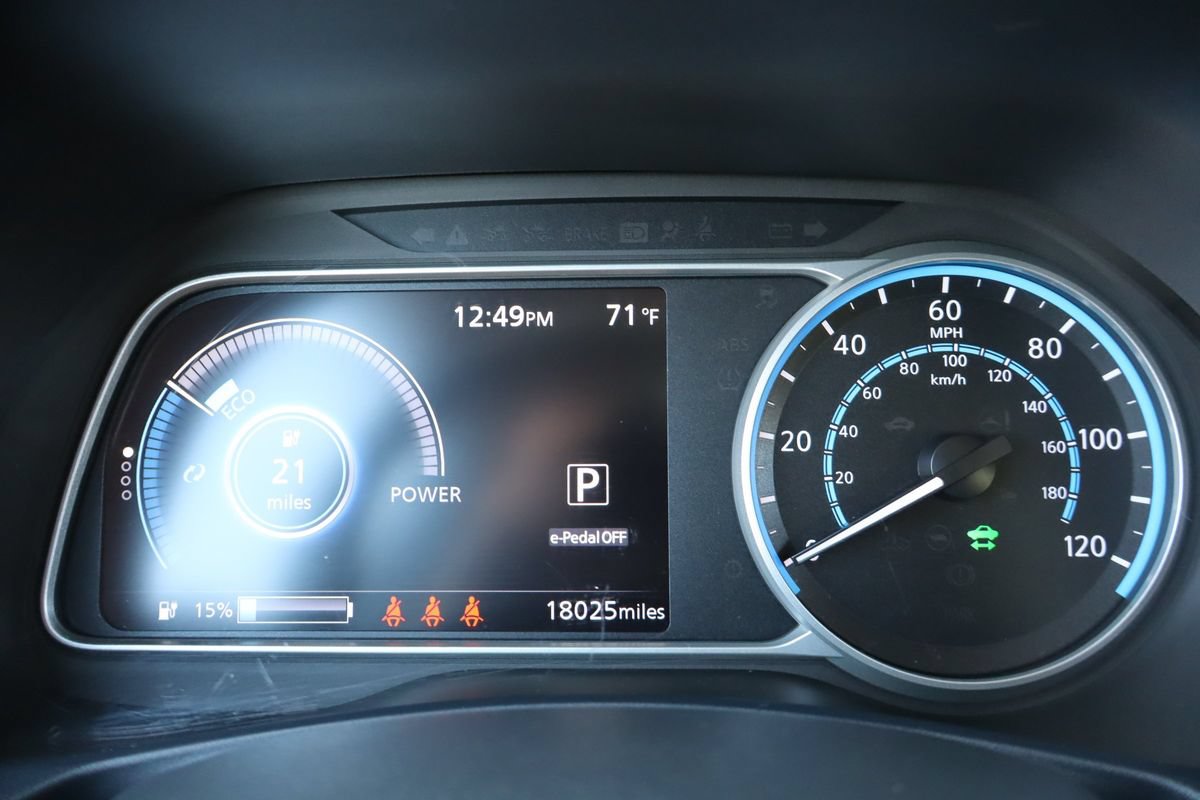 Used 2025 Nissan Leaf S FWD image 33
