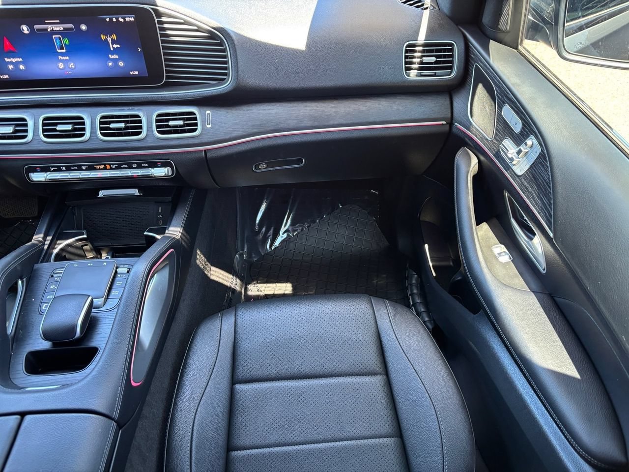Used 2025 Mercedes-Benz GLE 350 4MATIC w/ AMG Line Exterior image 15