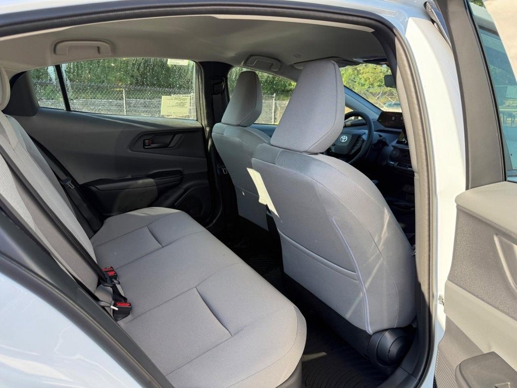 New 2026 Toyota Prius LE image 7