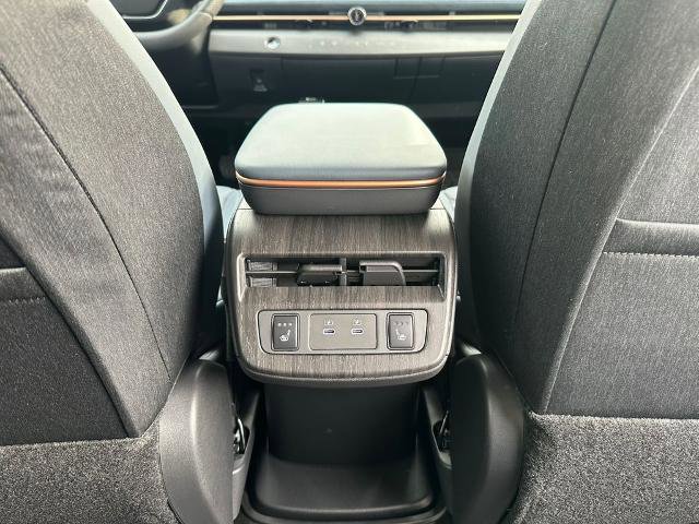 Certified 2025 Nissan Ariya Platinum image 22