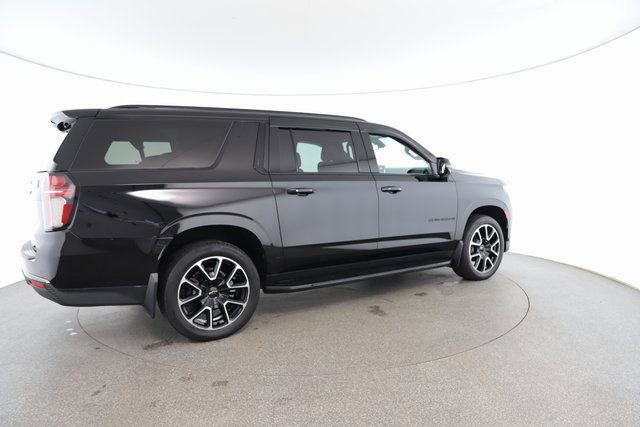 Used 2022 Chevrolet Suburban RST w/ Luxury Package image 19