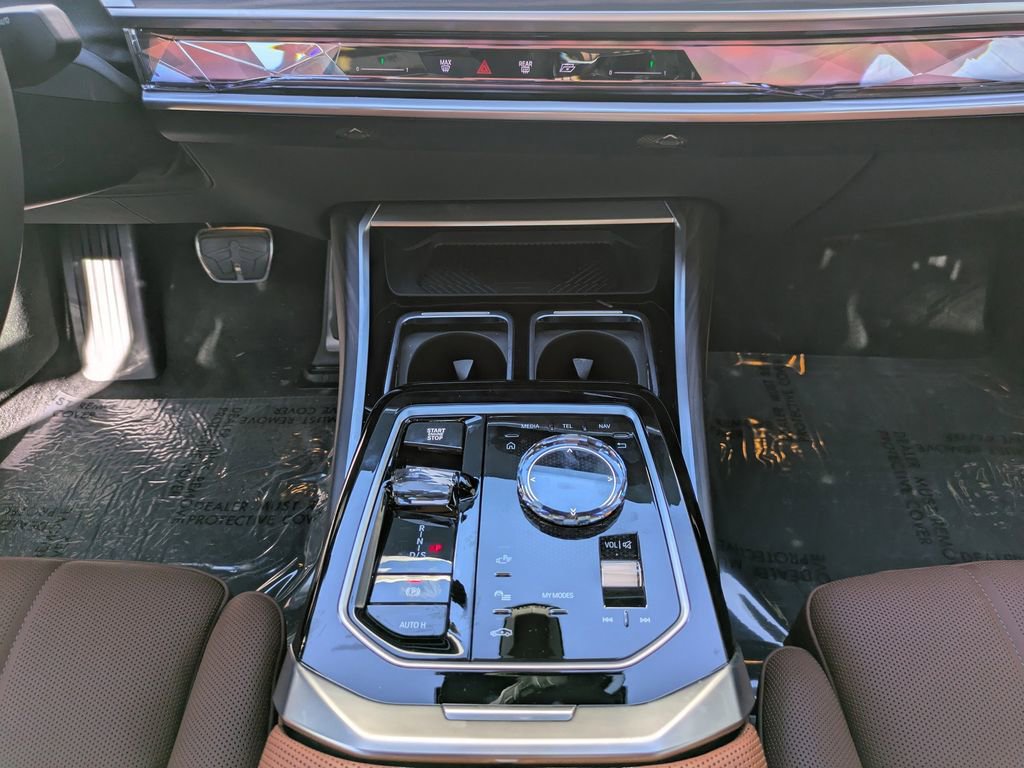 Used 2025 BMW 760i xDrive w/ Executive Package image 18