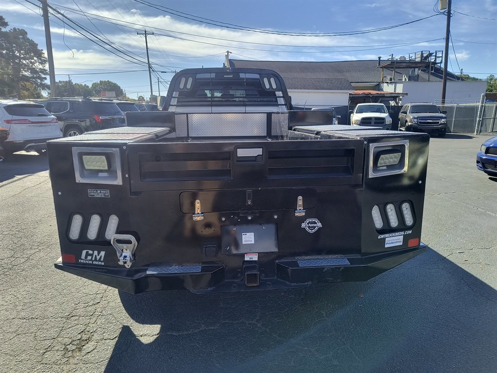 Used 2022 RAM 5500 Tradesman w/ Chrome Appearance Group image 4