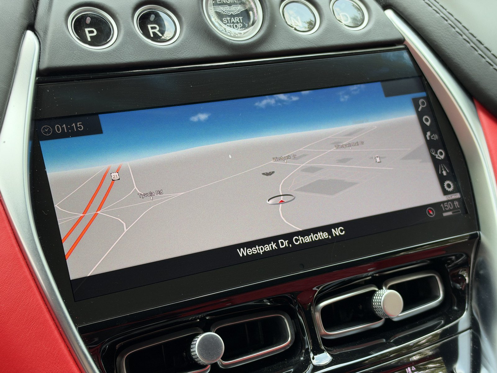 Used 2021 Aston Martin DBX AWD/4WD image 41
