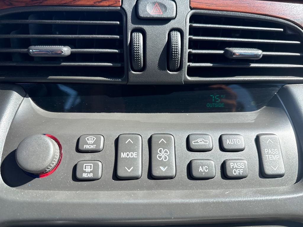 Used 2003 Cadillac De Ville w/ Trunk Convenience Package image 26