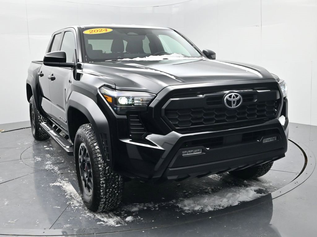 Used 2024 Toyota Tacoma TRD Off-Road image 2