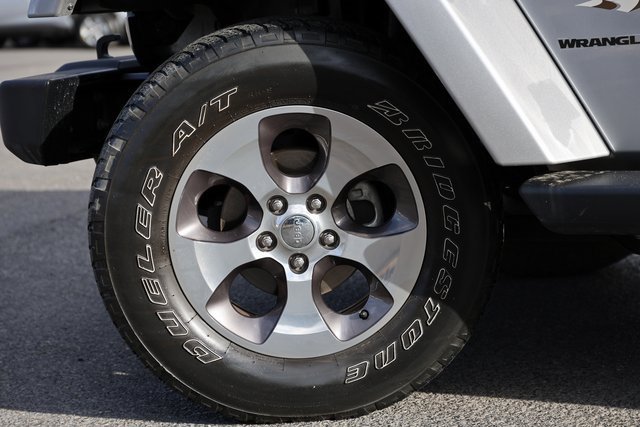 Used 2018 Jeep Wrangler Sahara w/ Connectivity Group image 6