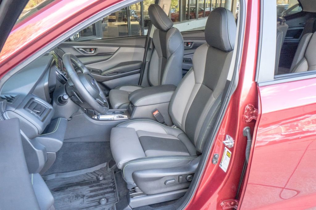 Certified 2024 Subaru Ascent Onyx Edition Limited w/ Popular Package Onyx AWD/4WD image 8