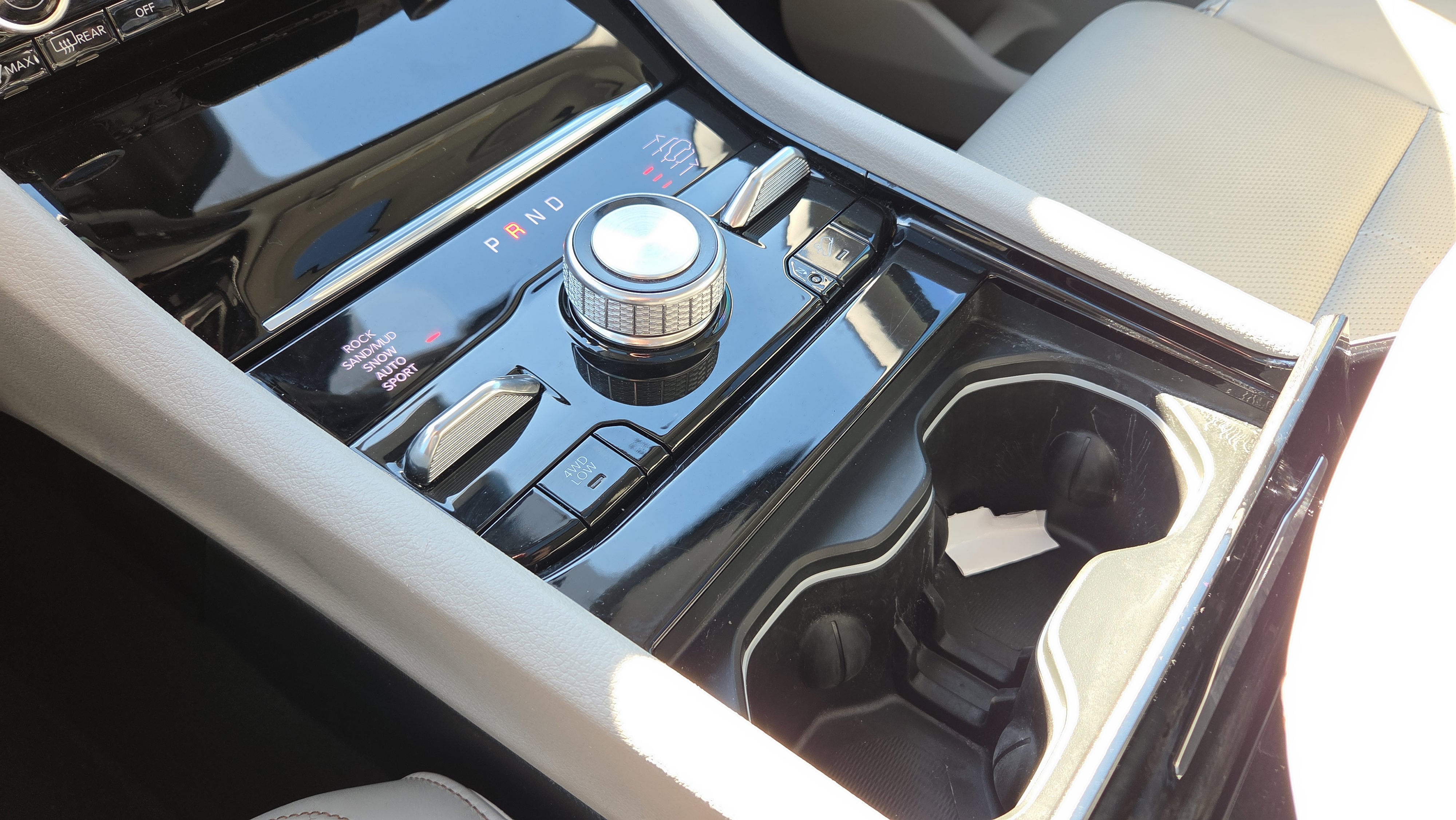 Used 2023 Jeep Grand Cherokee Overland w/ Adv Protech Group III image 20