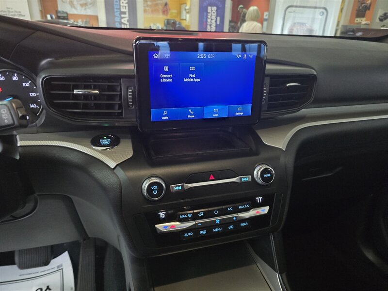 Used 2020 Ford Explorer XLT AWD/4WD image 33