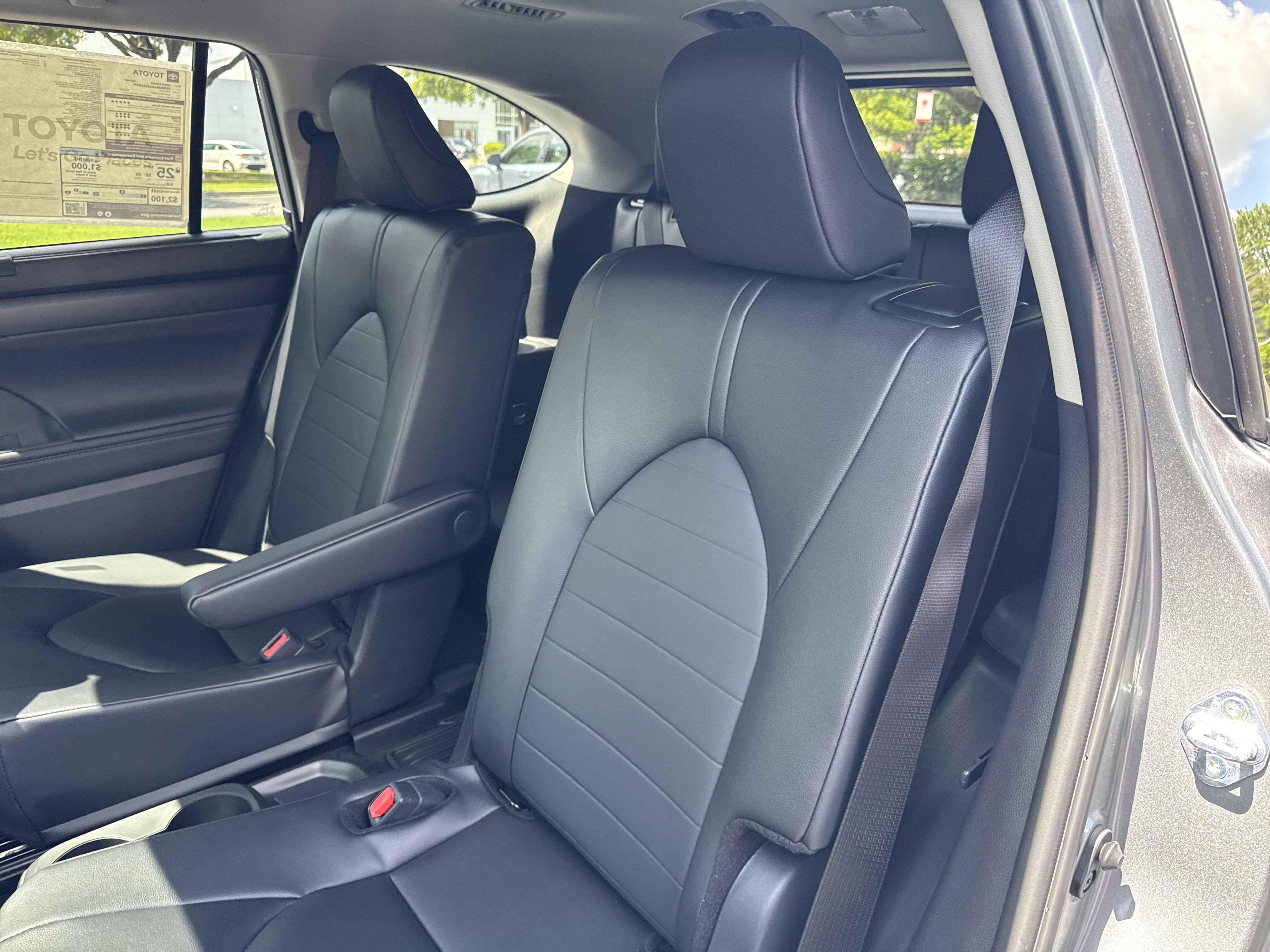 New 2025 Toyota Highlander XLE FWD image 24