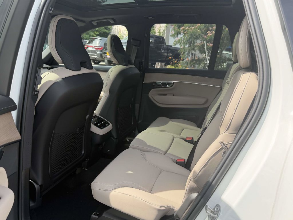New 2026 Volvo XC90 B6 Plus AWD/4WD image 14