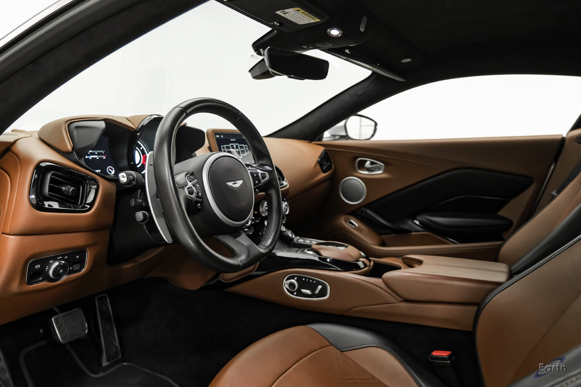 Used 2020 Aston Martin V8 Vantage Coupe RWD image 33
