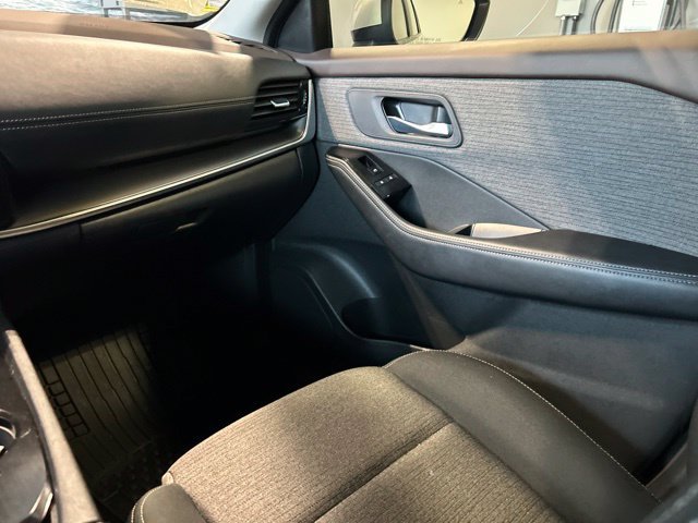 Used 2022 Nissan Rogue SV FWD image 56