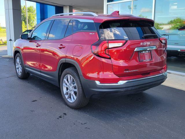 Used 2024 GMC Terrain SLT FWD image 4