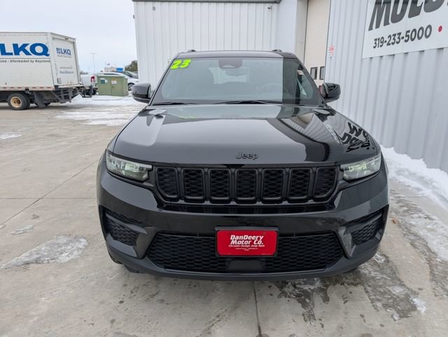 Used 2023 Jeep Grand Cherokee Altitude image 33