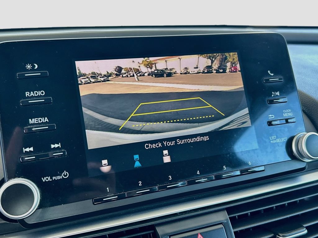 Used 2018 Honda Accord LX image 13