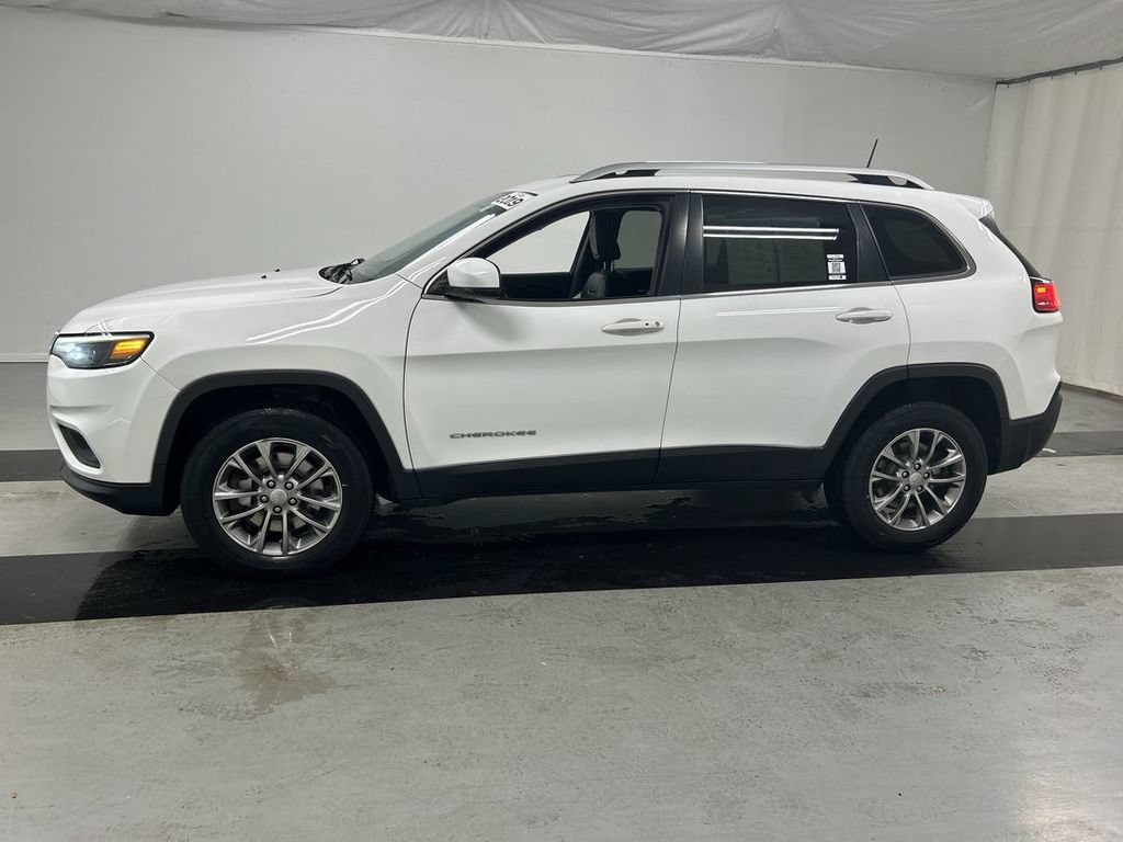 Used 2019 Jeep Cherokee Latitude Plus AWD/4WD image 6