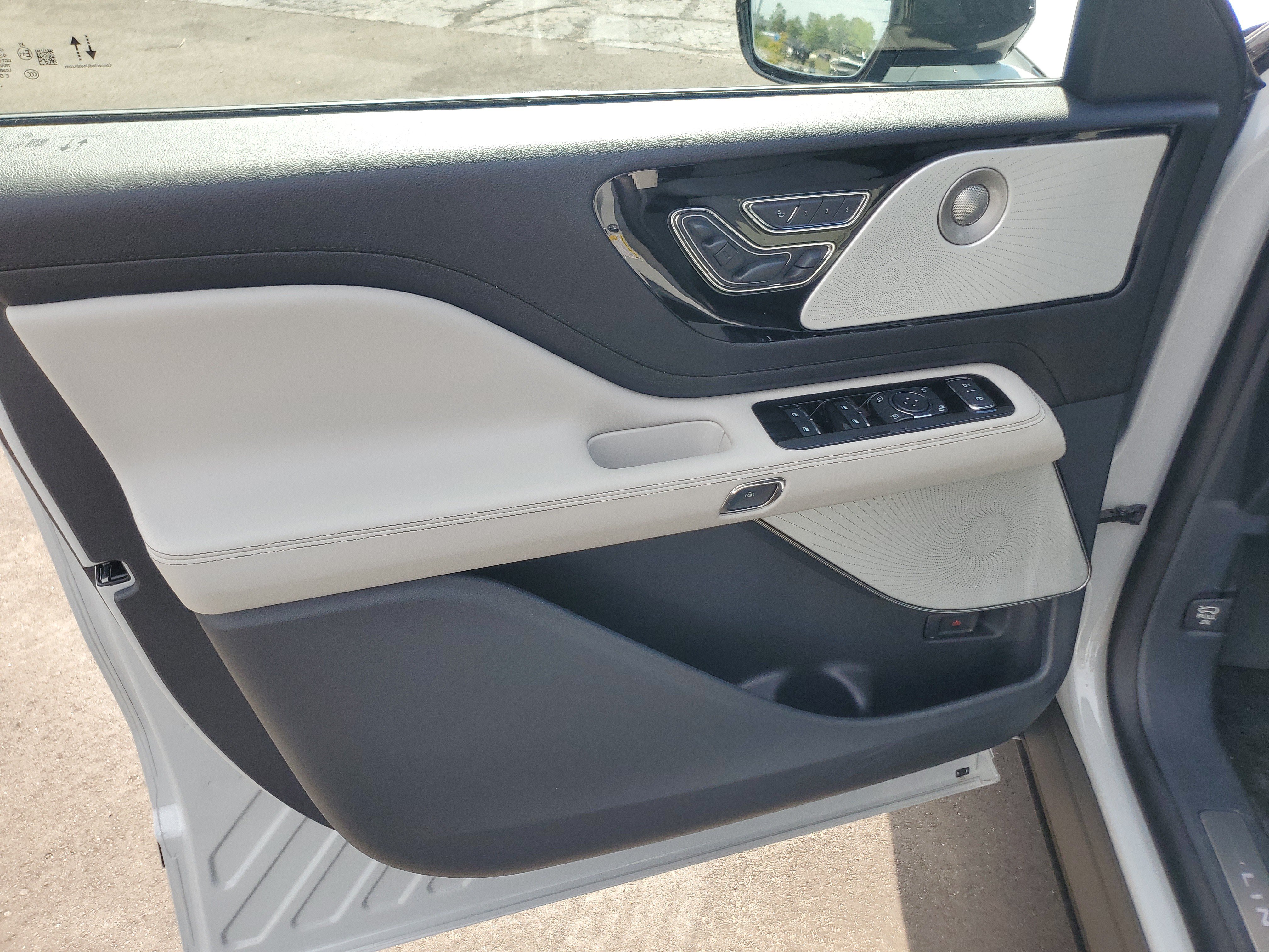 New 2027 Lincoln Aviator Reserve AWD/4WD image 8