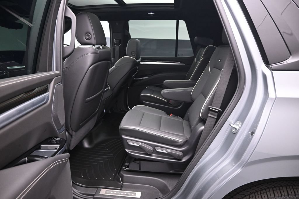 Used 2025 Cadillac Escalade Premium Luxury w/ Touring Package AWD/4WD image 21