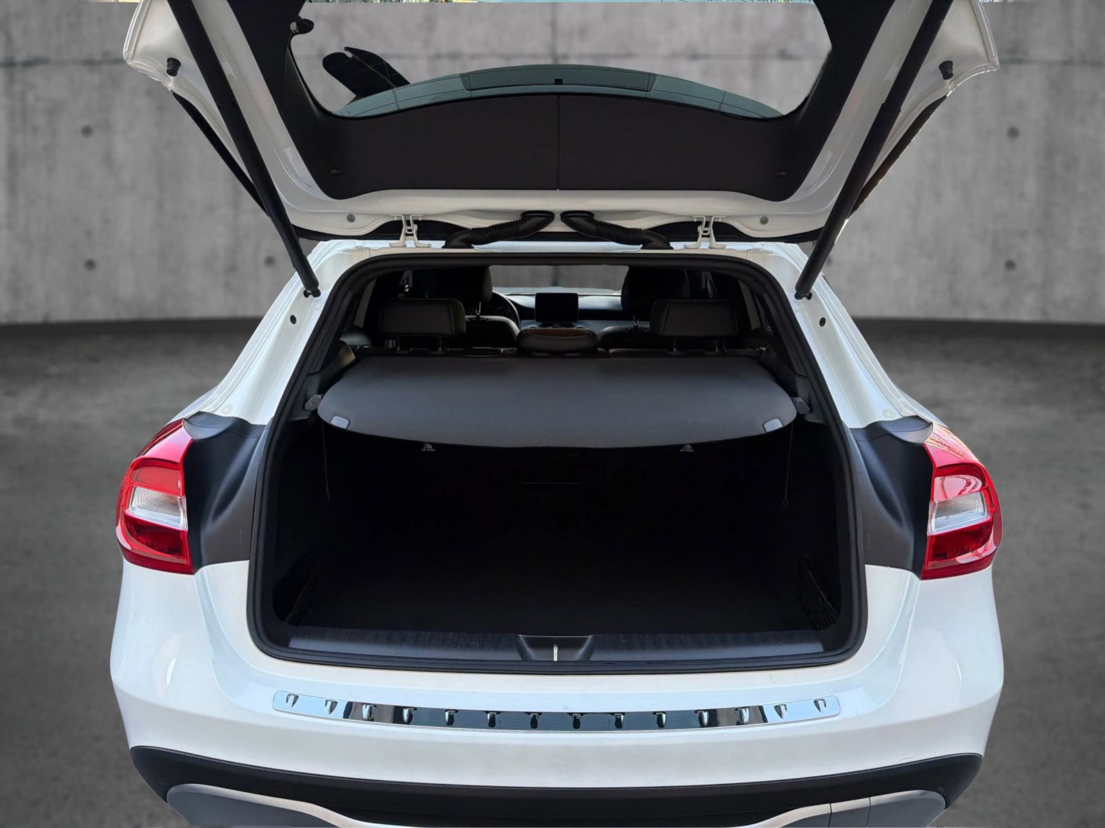 Used 2020 Mercedes-Benz GLA 250 4MATIC image 13