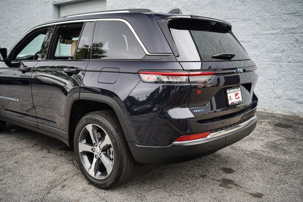Used 2023 Jeep Grand Cherokee 4WD 4xe w/ Luxury Tech Group II image 13