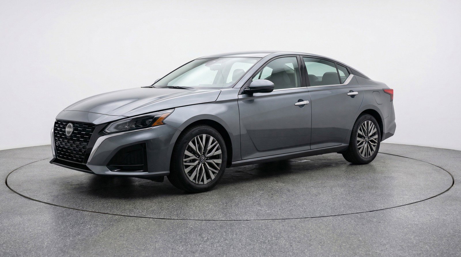 Used 2025 Nissan Altima 2.5 SV FWD image 3