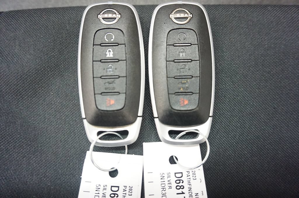 Used 2023 Nissan Pathfinder Platinum AWD/4WD image 20