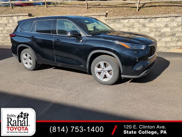 Used 2022 Toyota Highlander LE AWD/4WD image 1