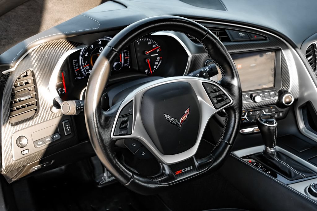 Used 2018 Chevrolet Corvette Z06 RWD image 15