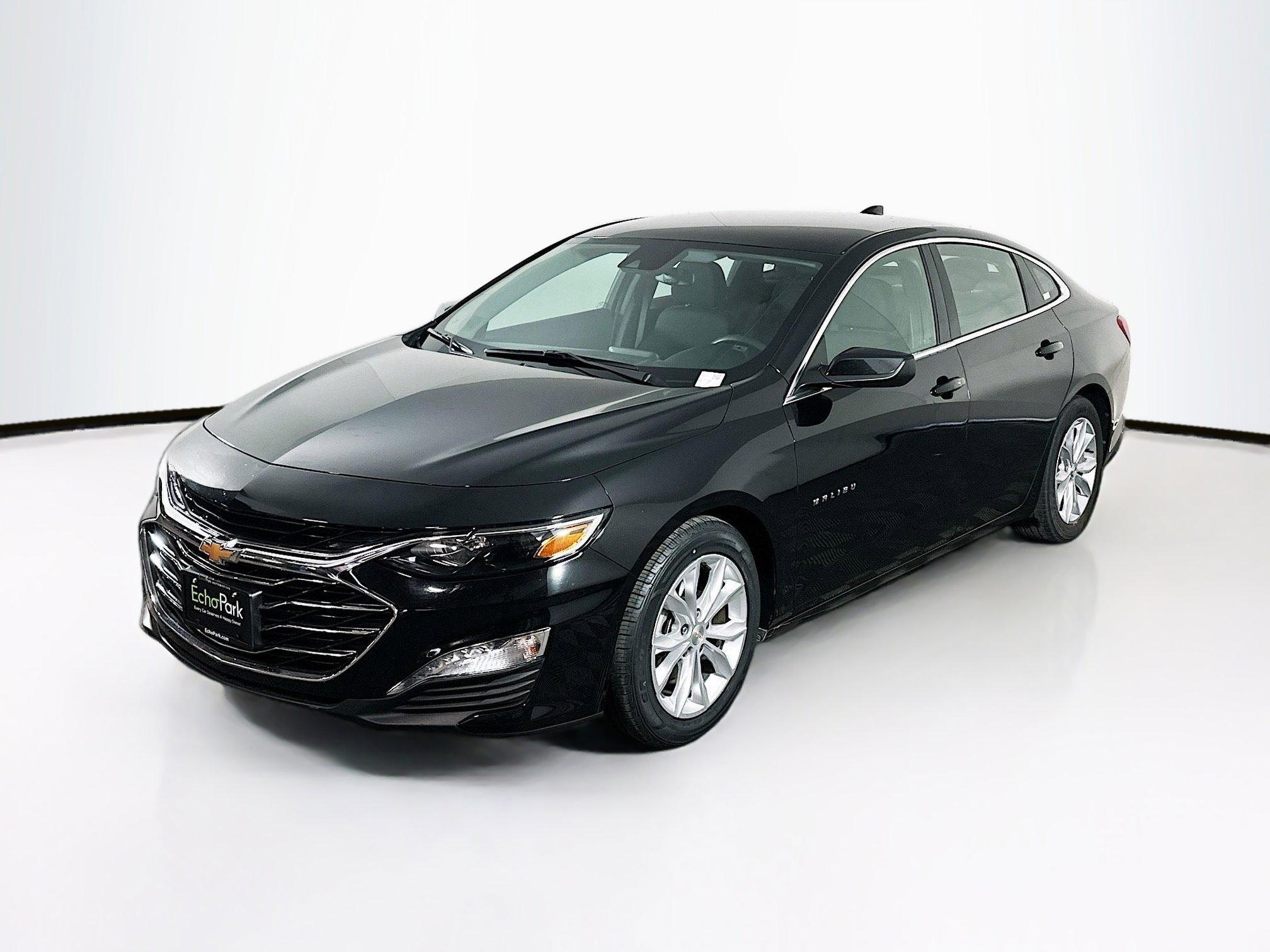 Used 2024 Chevrolet Malibu LT image 3