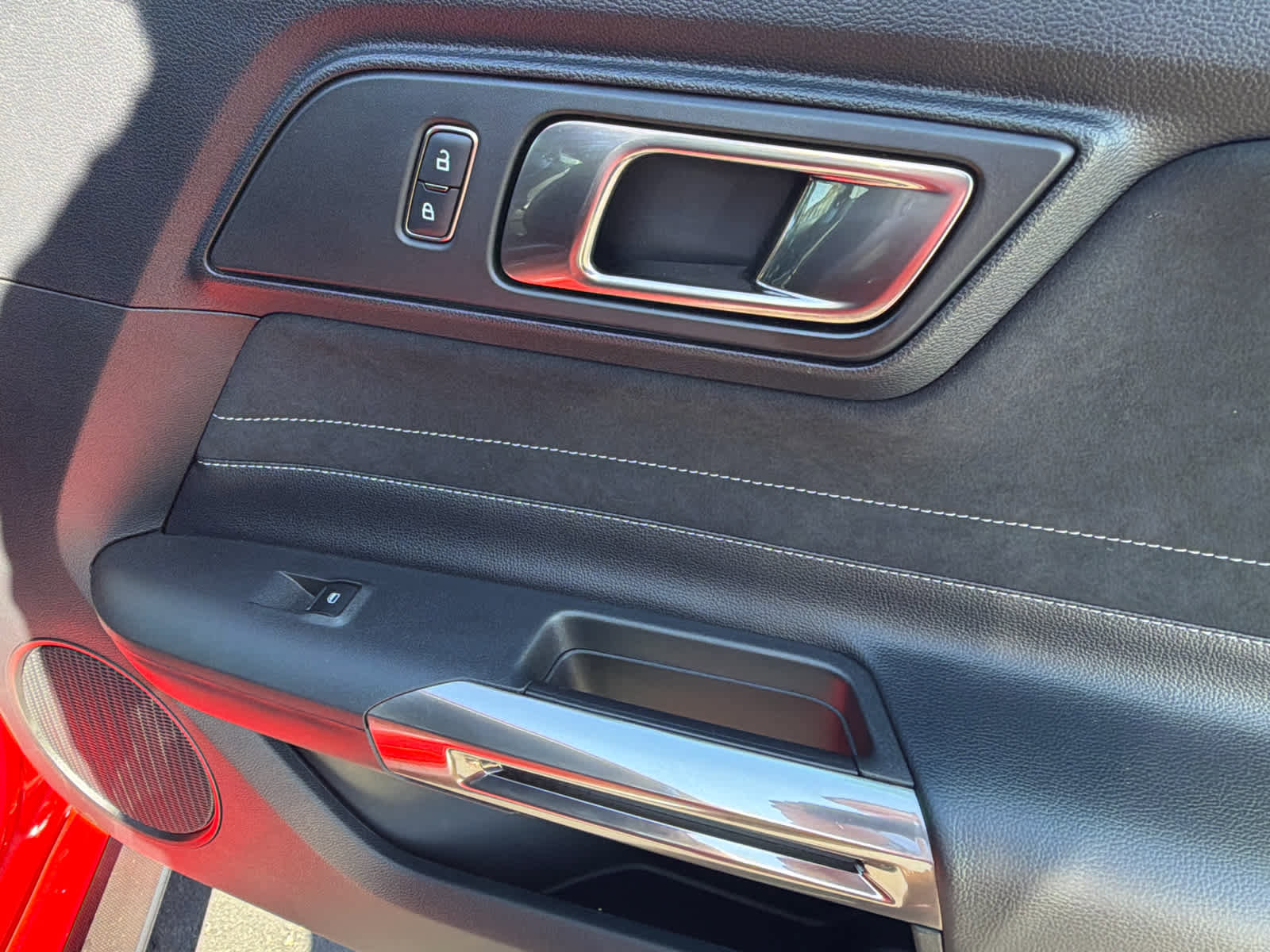 Used 2016 Ford Mustang Shelby GT350 w/ Technology Package image 38