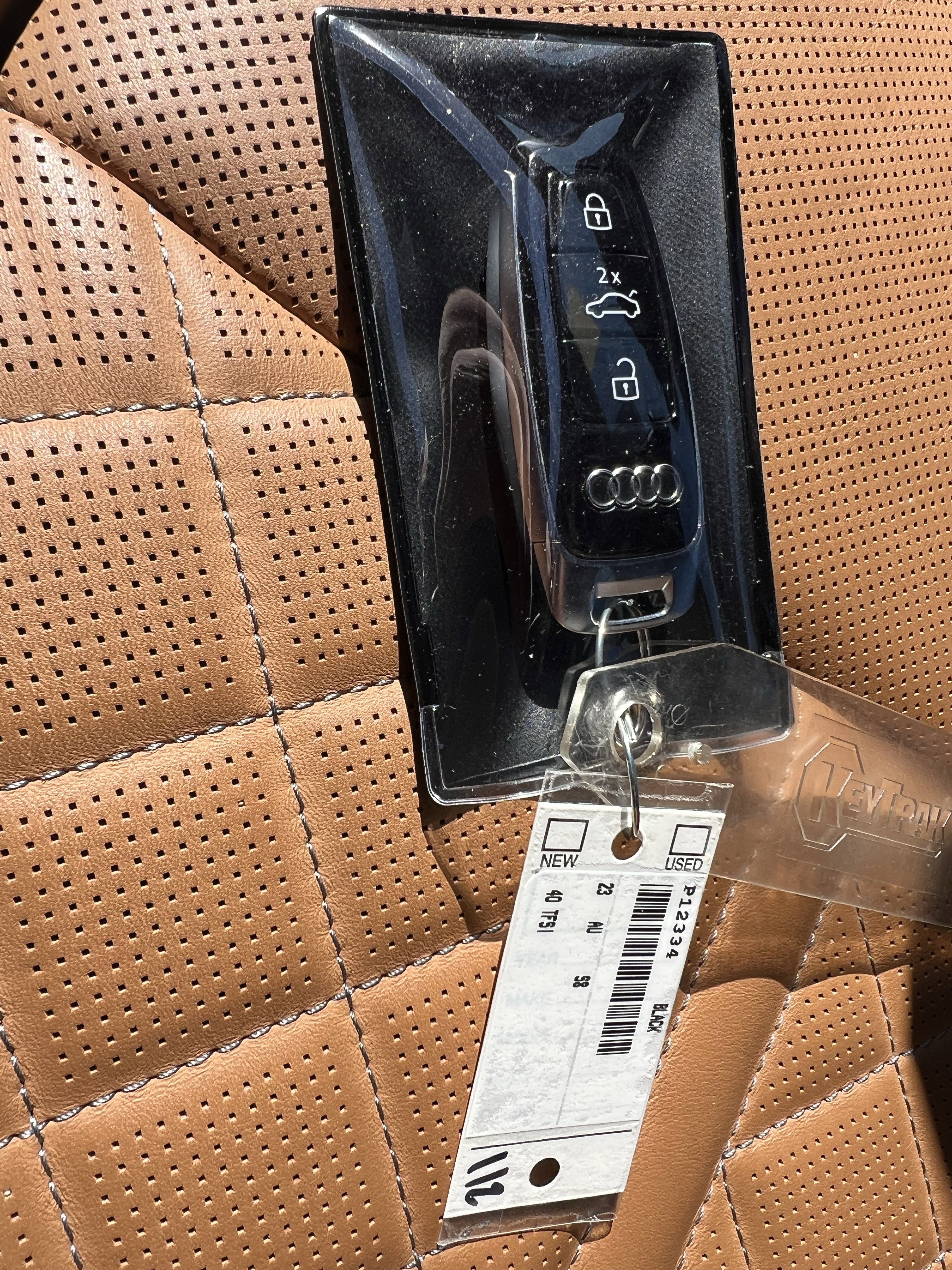 Used 2023 Audi S8 AWD/4WD image 38