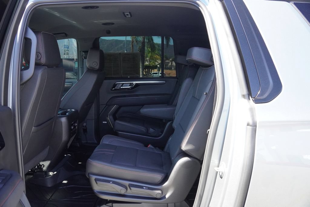Used 2026 Chevrolet Suburban RST w/ Comfort Package RWD image 29