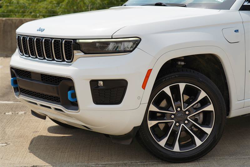 Used 2023 Jeep Grand Cherokee Overland AWD/4WD image 16