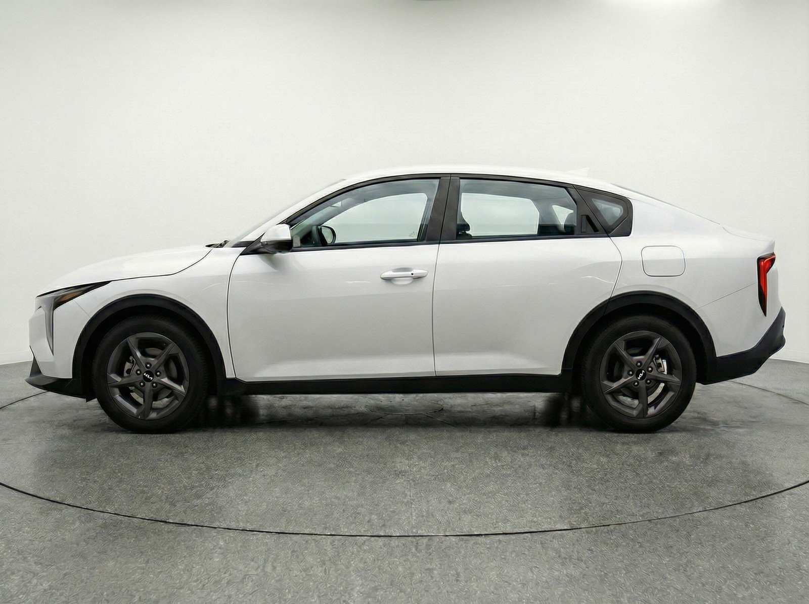 Used 2025 Kia K4 FWD image 4