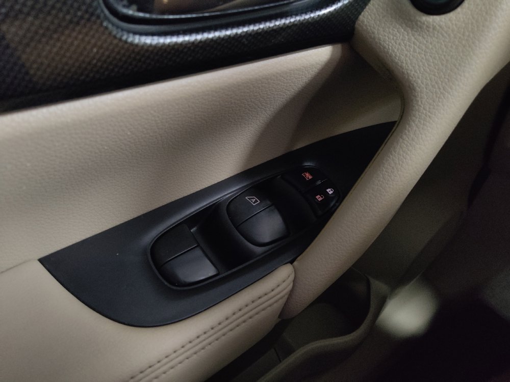 Used 2015 Nissan Rogue SL FWD image 27