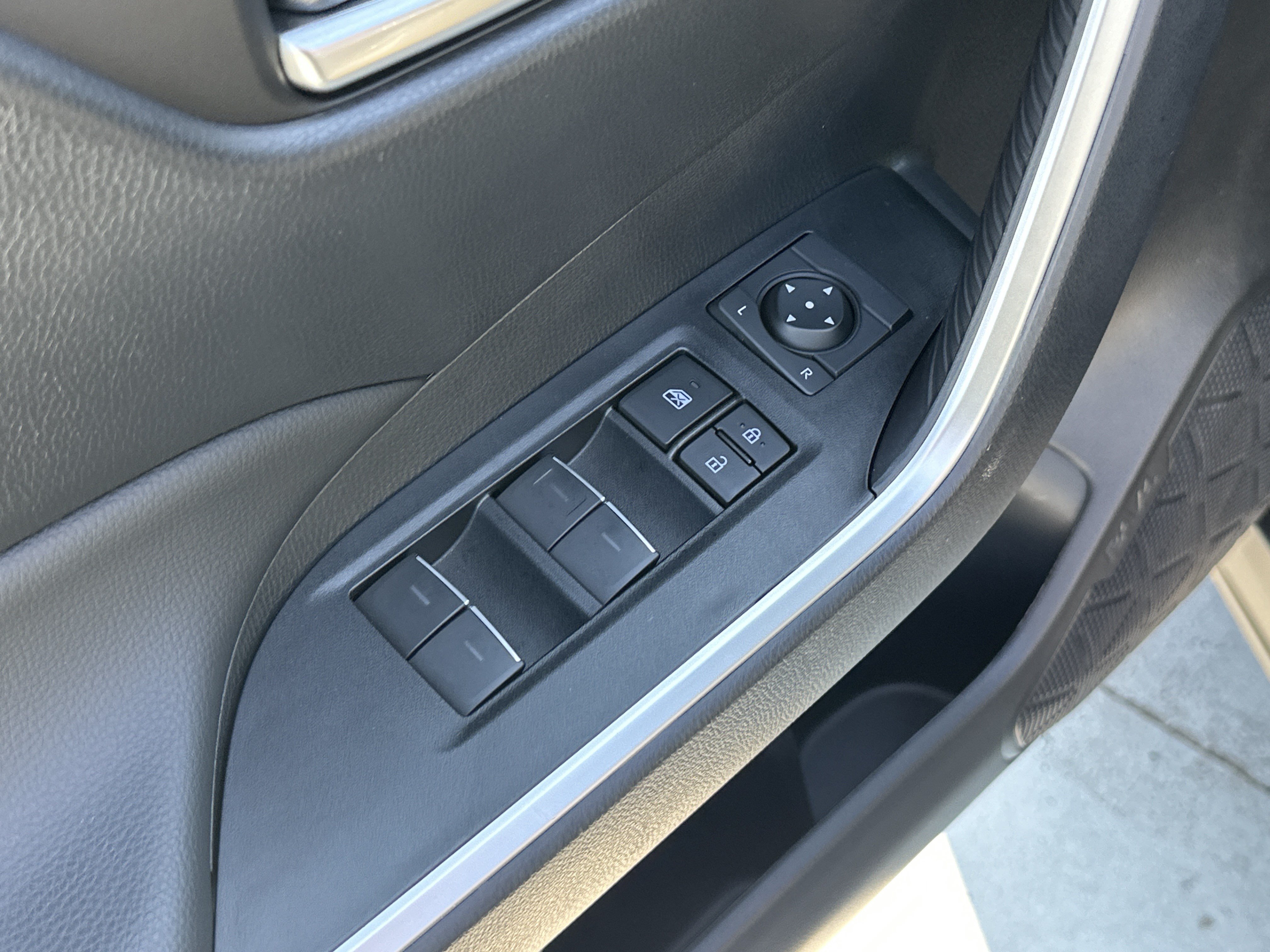 Certified 2025 Toyota RAV4 XLE AWD/4WD image 15
