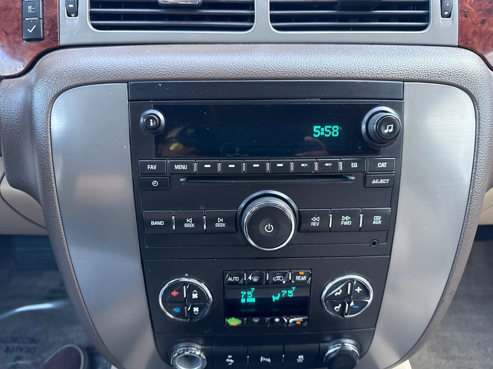 Used 2014 GMC Yukon XL SLT image 18