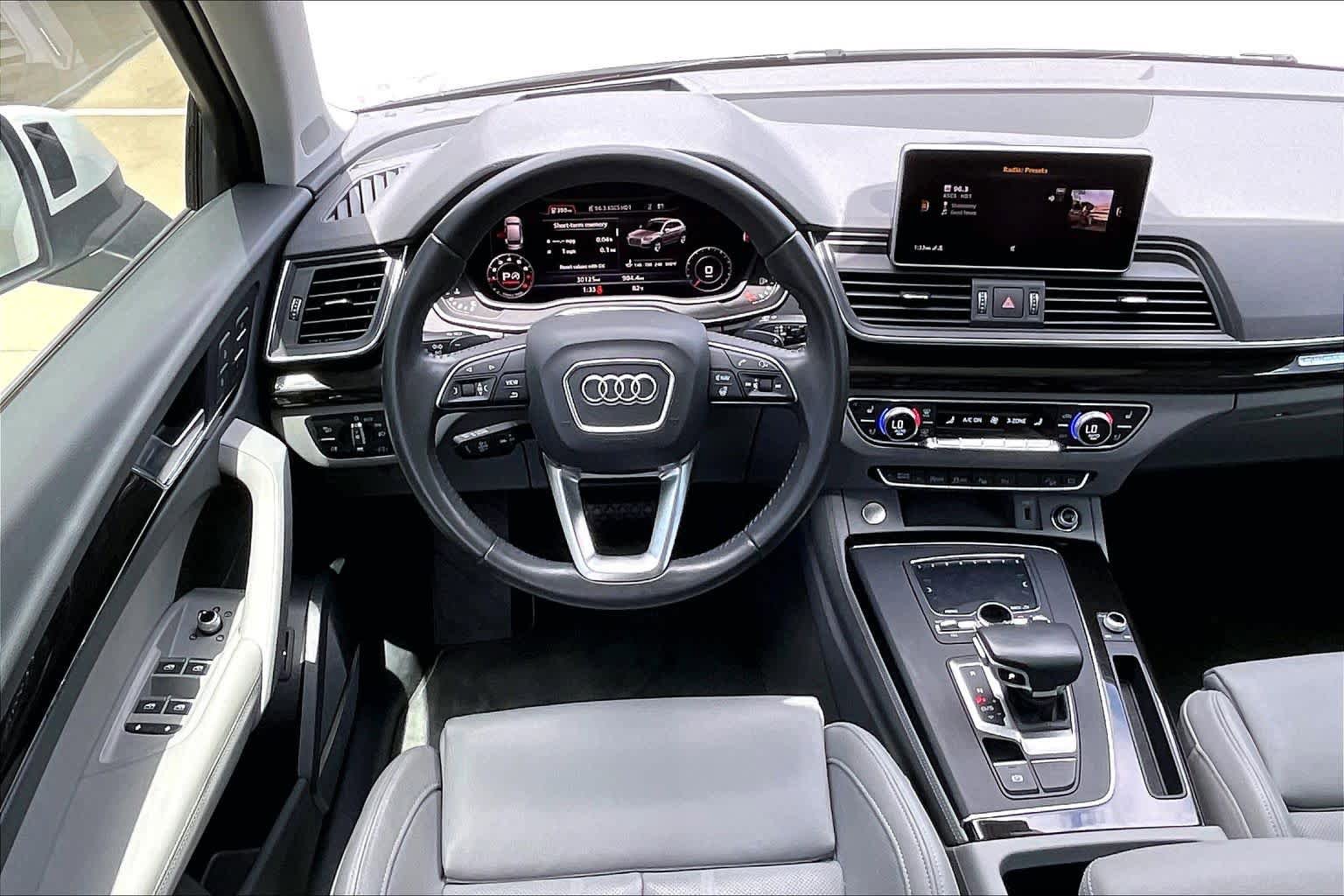 Used 2019 Audi Q5 Prestige w/ Prestige Package image 6