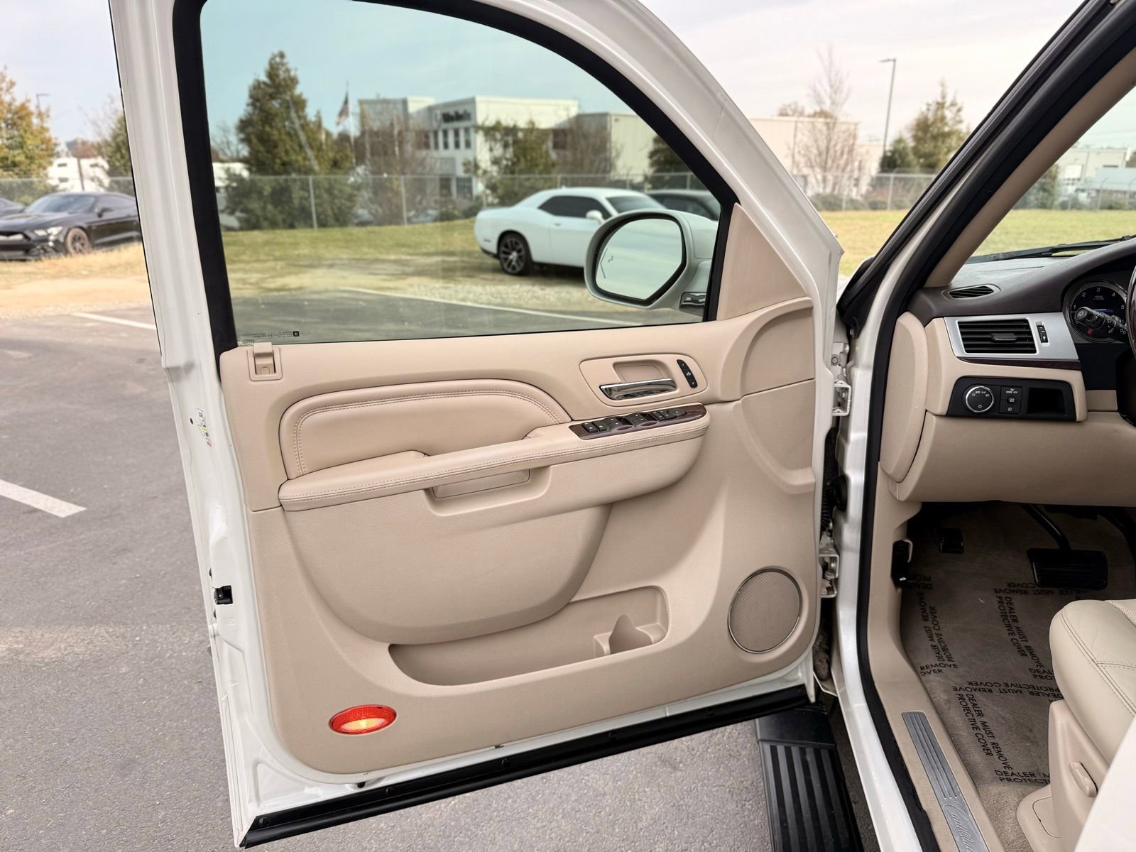 Used 2012 Cadillac Escalade ESV Luxury image 11