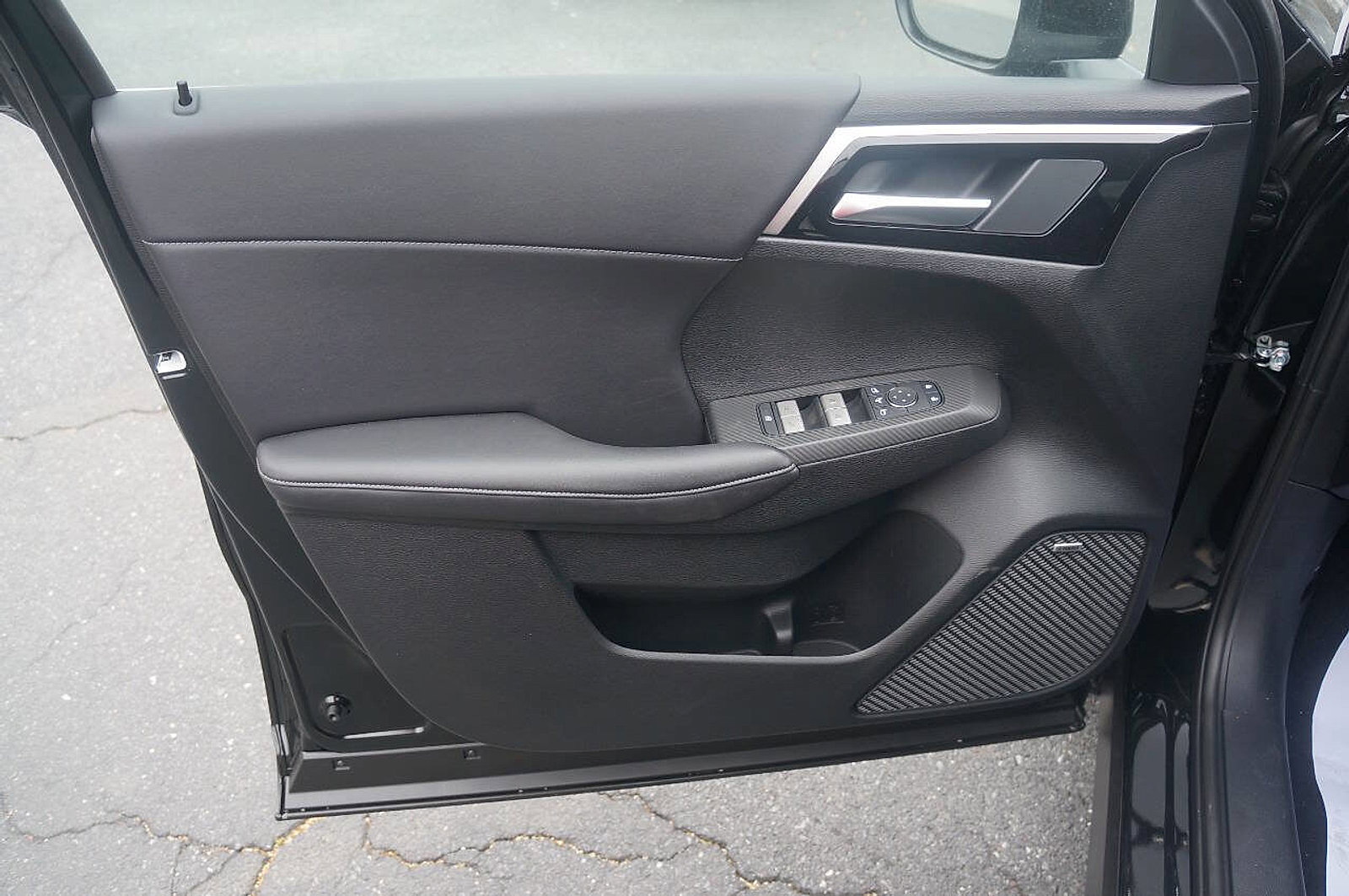 New 2025 Mitsubishi Outlander SE image 10