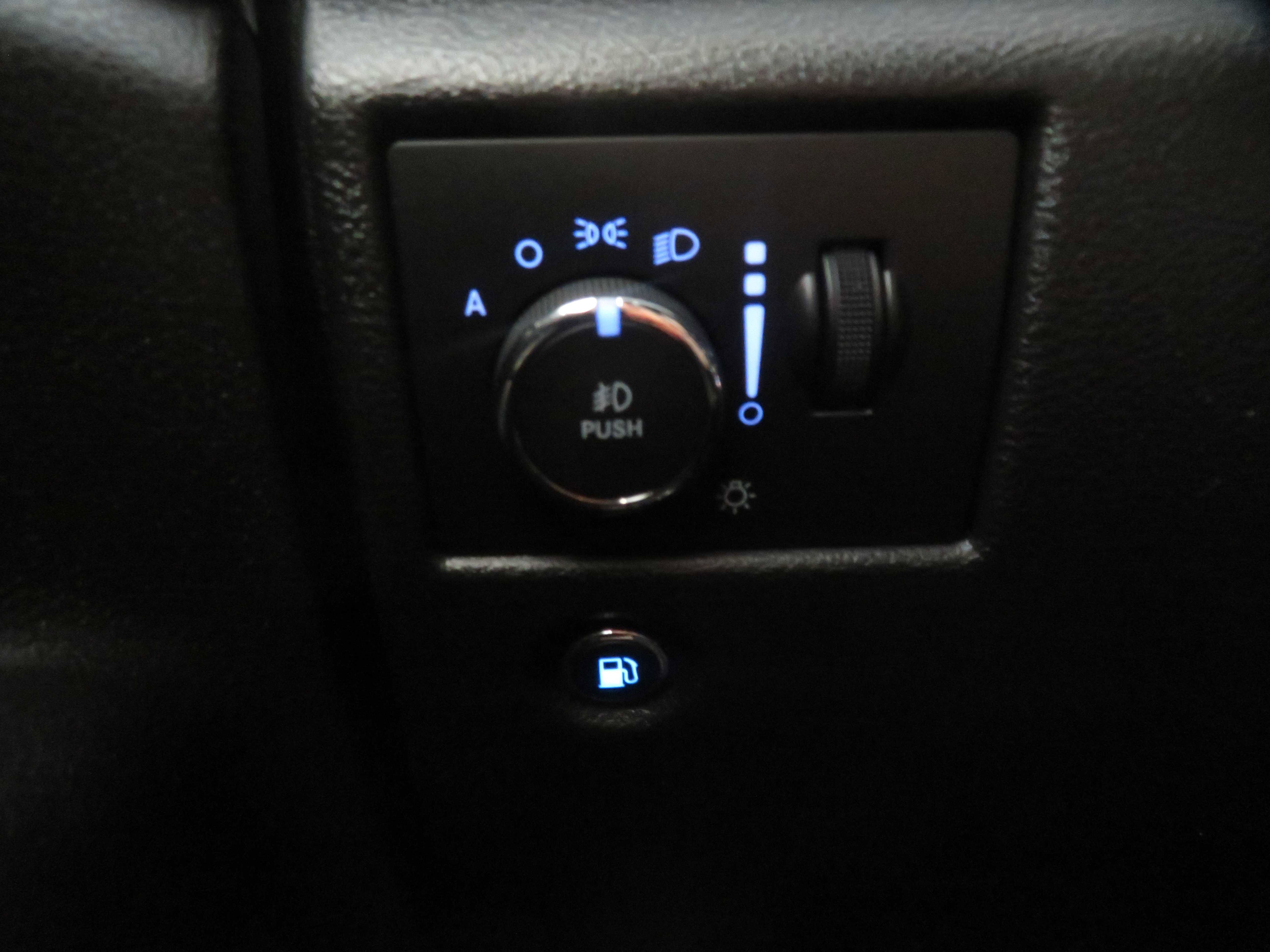Used 2020 Jeep Grand Cherokee Limited w/ Trailer Tow Group IV image 35