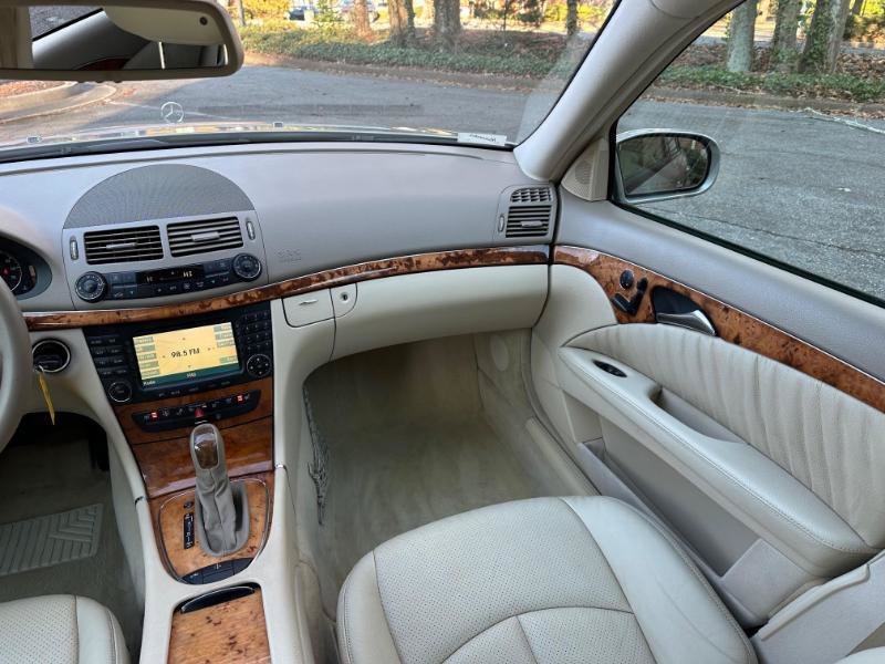 Used 2006 Mercedes-Benz E 500 Sedan image 32
