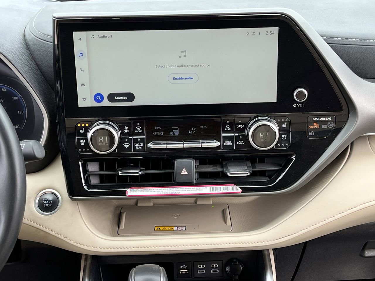 Used 2024 Toyota Highlander Limited image 15