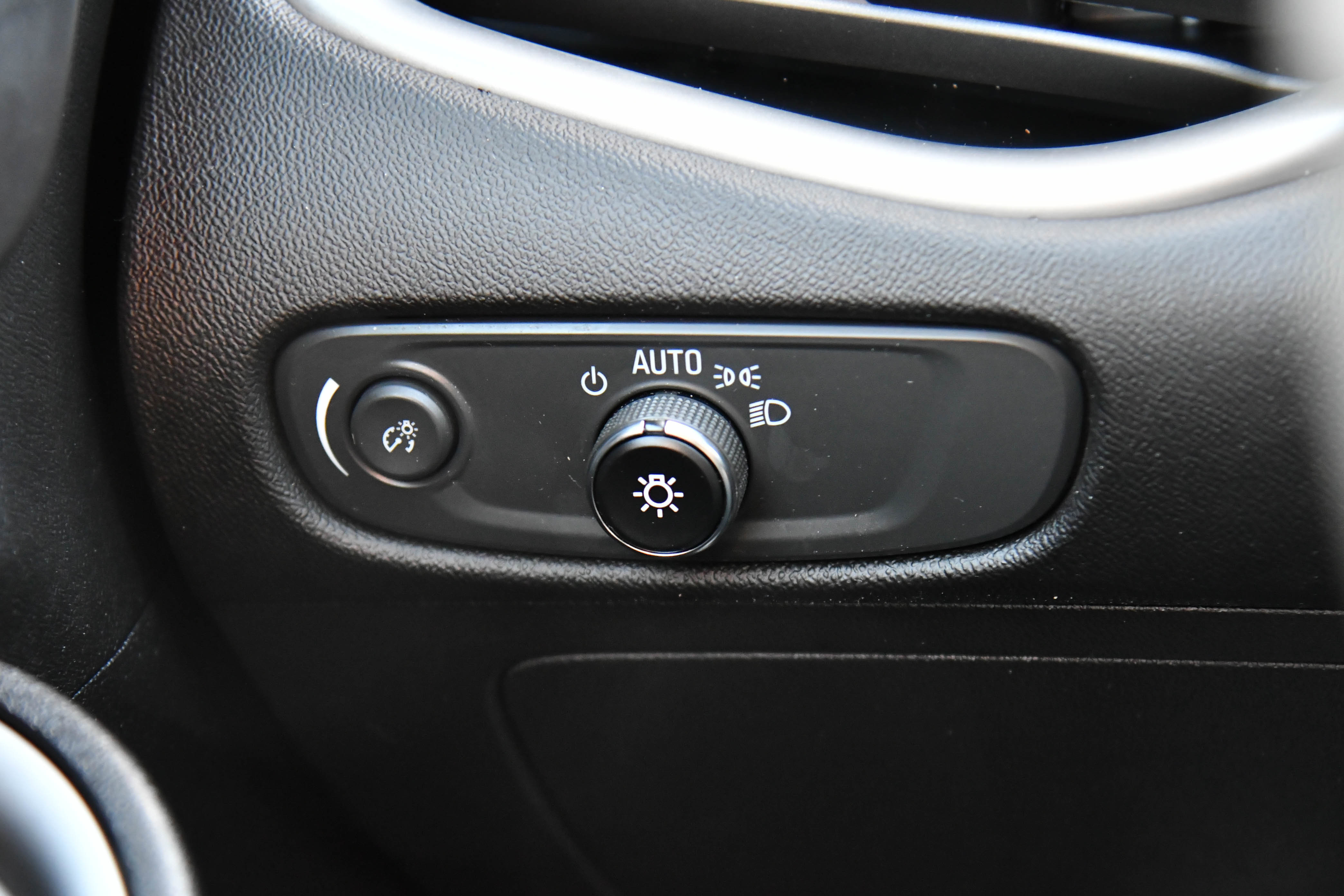 Used 2024 Chevrolet Malibu LT image 30